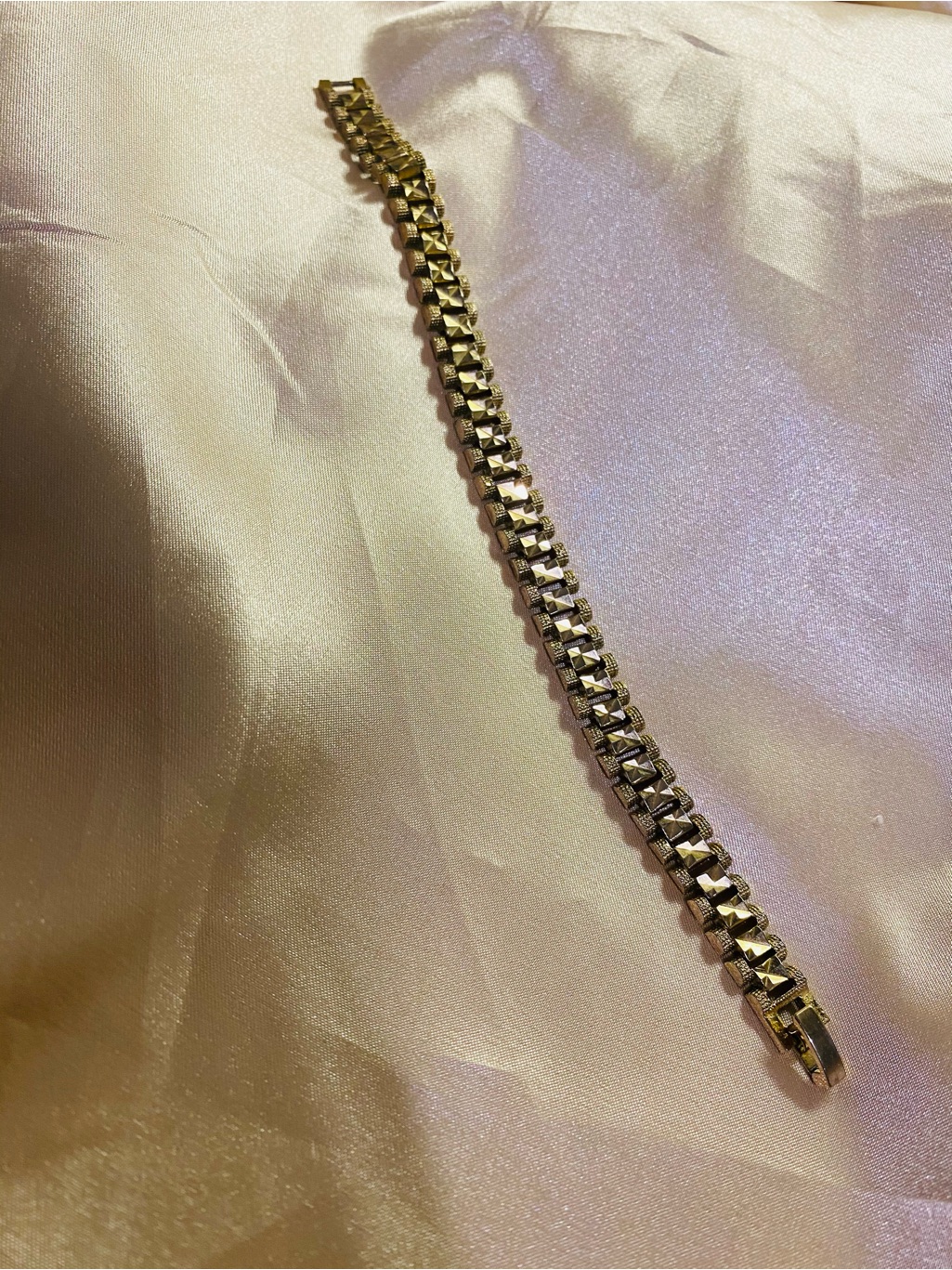 GoldTone Womens Bracelet  Elegant Link Design
